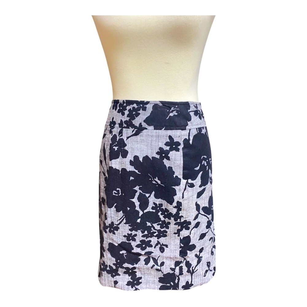 Like New! Ann Taylor Black and Gray Floral Skirt
